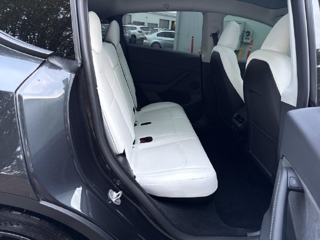Used 2024 Tesla Model Y Performance AWD/4WD image 10