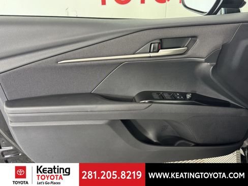 Used 2026 Toyota Camry LE w/ Convenience Package FWD image 13