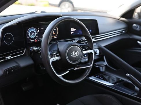 Used 2024 Hyundai Elantra SEL FWD image 18