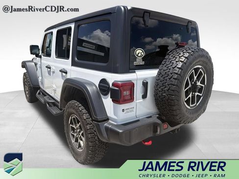 Used 2024 Jeep Wrangler Unlimited Rubicon w/ Technology Group AWD/4WD image 7