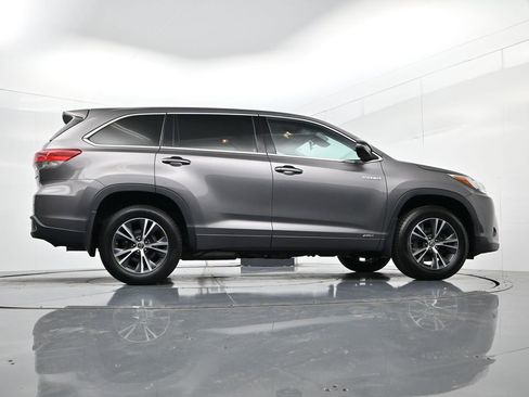 Used 2018 Toyota Highlander LE image 54