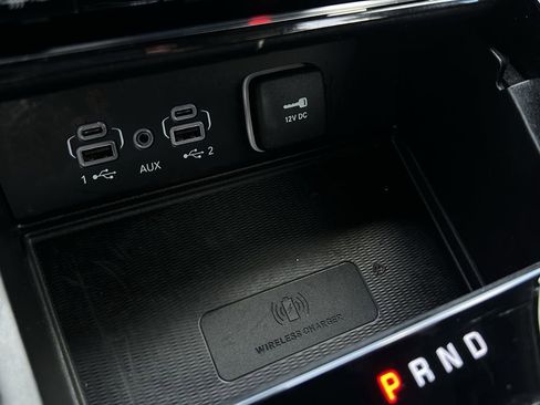 Used 2023 Jeep Grand Cherokee L Laredo RWD image 21