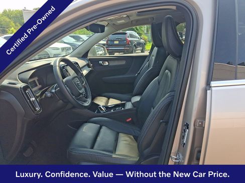 Certified 2023 Volvo XC40 B5 Plus w/ Climate Package AWD/4WD image 14