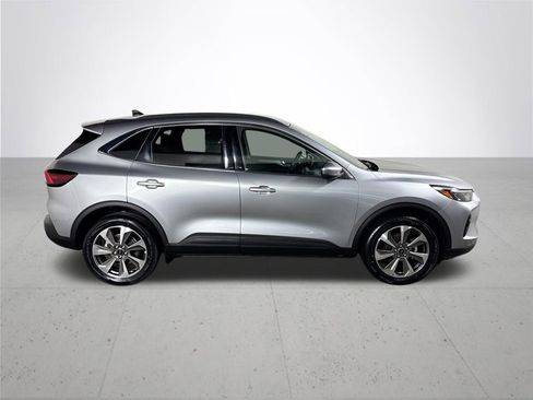 Used 2024 Ford Escape Platinum image 5