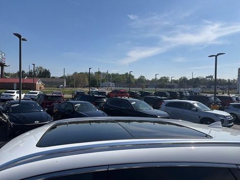 Used 2022 Genesis GV80 2.5T w/ Prestige Package 04 image 4