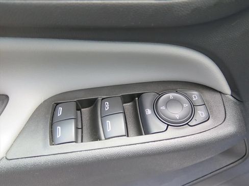 Used 2022 Chevrolet Equinox LS FWD image 11
