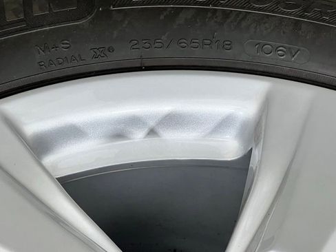 Used 2023 Toyota Highlander L image 37