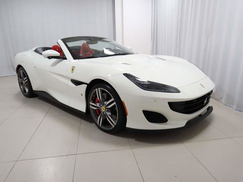 Certified 2020 Ferrari Portofino image 5