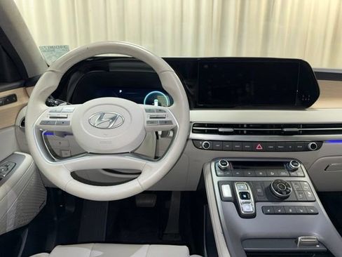 Used 2024 Hyundai Palisade Limited AWD/4WD image 17