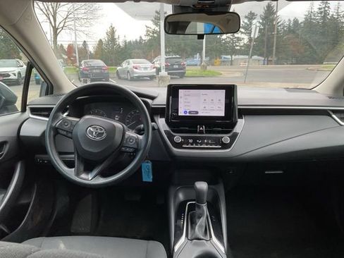 Used 2023 Toyota Corolla LE image 9