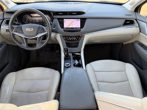 Used 2022 Cadillac XT5 Premium Luxury image 10