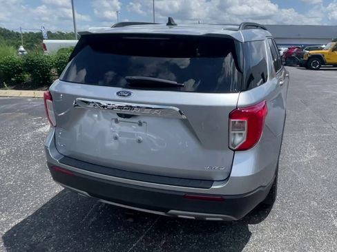Used 2022 Ford Explorer XLT w/ Equipment Group 202A AWD/4WD image 9