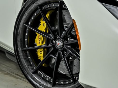 Used 2022 Ferrari F8 Tributo image 4