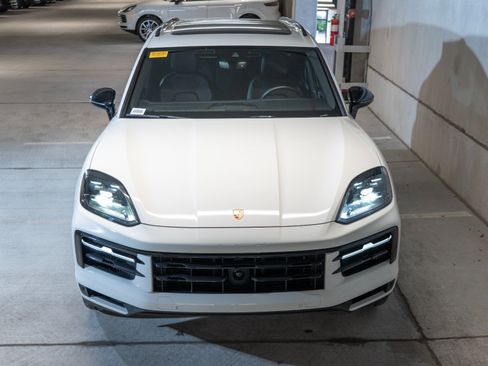 Certified 2024 Porsche Cayenne S AWD/4WD image 6