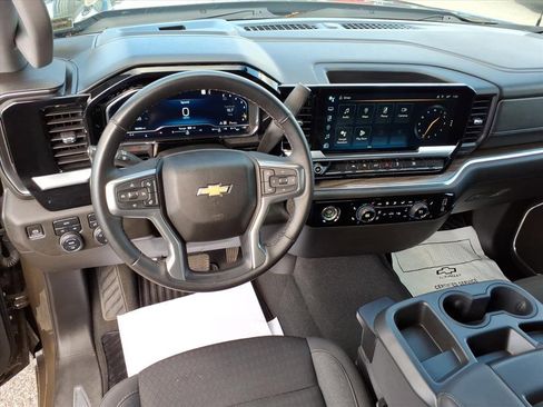 Used 2023 Chevrolet Silverado 1500 LT image 16