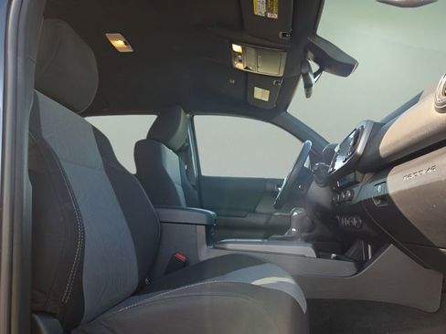 Used 2023 Toyota Tacoma TRD Sport image 15
