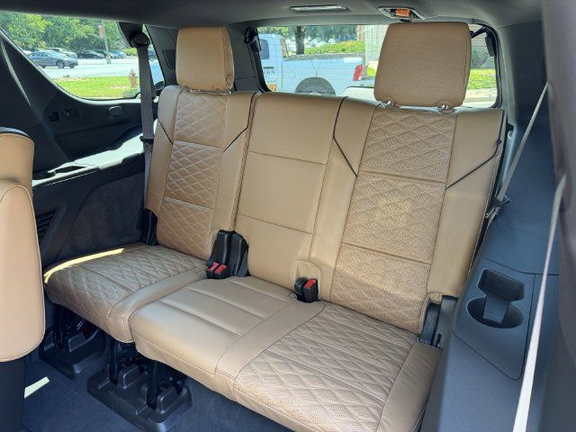 Used 2021 Cadillac Escalade Premium Luxury w/ Performance Package AWD/4WD image 30