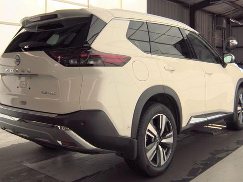 Used 2022 Nissan Rogue Platinum w/ Head-Up Display Package FWD image 2