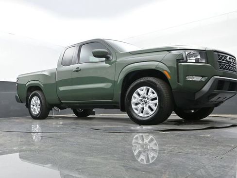 Used 2024 Nissan Frontier SV w/ SV Convenience Package RWD image 24