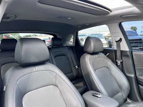 Used 2022 Hyundai Kona Limited w/ Cargo Package FWD image 59