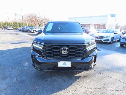 Certified 2023 Honda Pilot Sport image 6