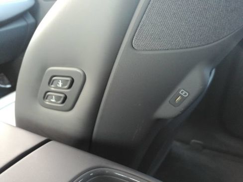 Used 2024 Kia EV9 Light Long Range RWD image 36