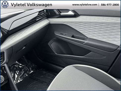 Certified 2023 Volkswagen Taos S image 31
