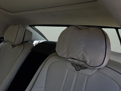 New 2026 Bentley Flying Spur Base image 31