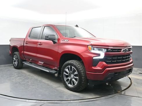 Used 2023 Chevrolet Silverado 1500 RST image 2