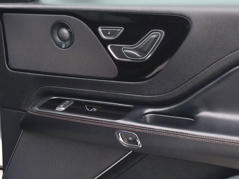 Used 2020 Lincoln Aviator Reserve w/ Elements Package Plus image 16