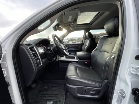 Used 2017 RAM 3500 Laramie w/ Convenience Group image 9