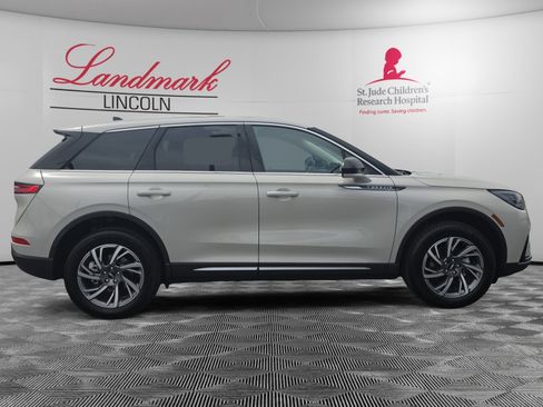 Certified 2024 Lincoln Corsair AWD w/ Towing Package image 6