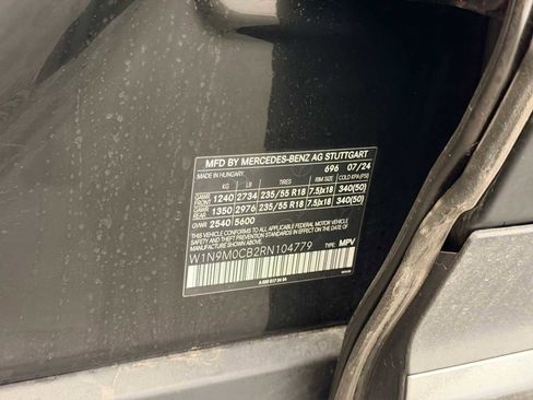 Used 2024 Mercedes-Benz EQB 250+ image 34