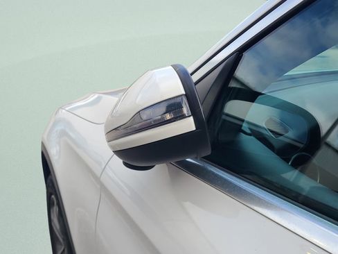 Used 2019 Mercedes-Benz GLC 300 4MATIC image 35