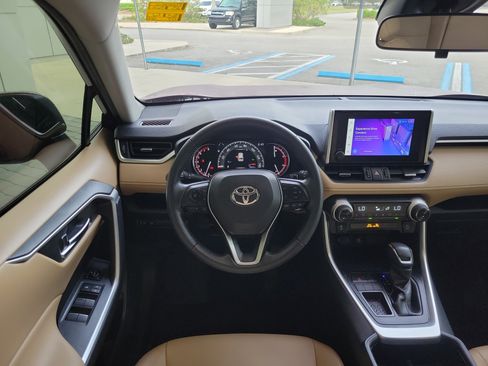 Used 2023 Toyota RAV4 XLE Premium image 26