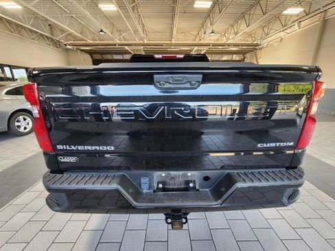 Used 2023 Chevrolet Silverado 1500 Custom AWD/4WD image 5