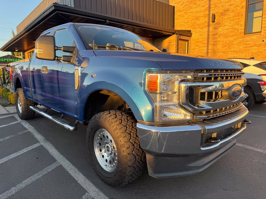 Used 2022 Ford F250 XLT w/ FX4 Off-Road Package AWD/4WD image 3