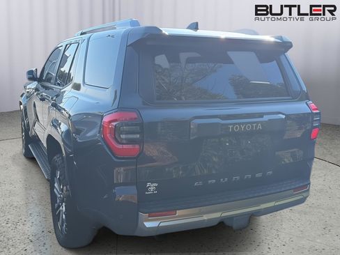 Used 2025 Toyota 4Runner Limited AWD/4WD image 9
