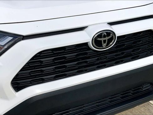 Used 2024 Toyota RAV4 LE image 31