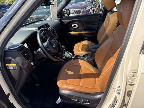 Used 2015 Kia Soul ! w/ Sun & Sound Package FWD image 14