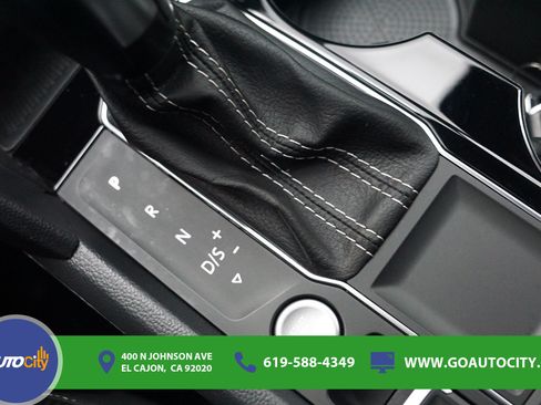 Used 2022 Volkswagen Atlas Cross Sport SE FWD image 25