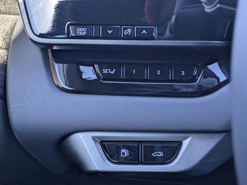 Used 2023 Lexus RX 350 w/ Luxury Package image 18