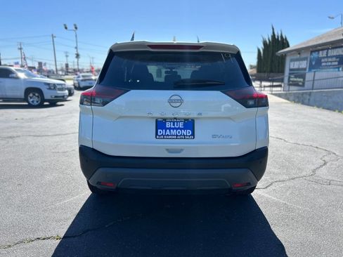 Used 2023 Nissan Rogue SV image 6