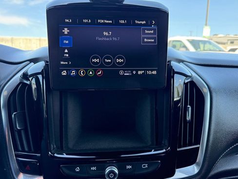 Used 2023 Chevrolet Traverse LT w/ LT Premium Package AWD/4WD image 38