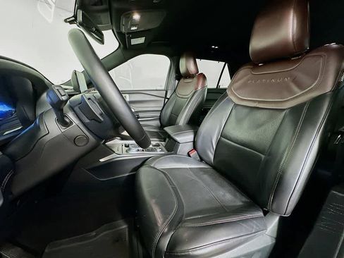 Certified 2021 Ford Explorer Platinum w/ Equipment Group 601A image 12