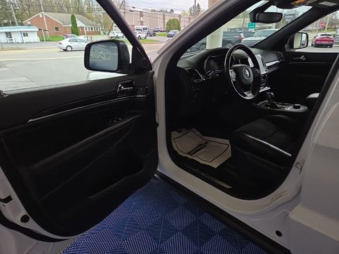 Used 2020 Jeep Grand Cherokee Trailhawk AWD/4WD image 15