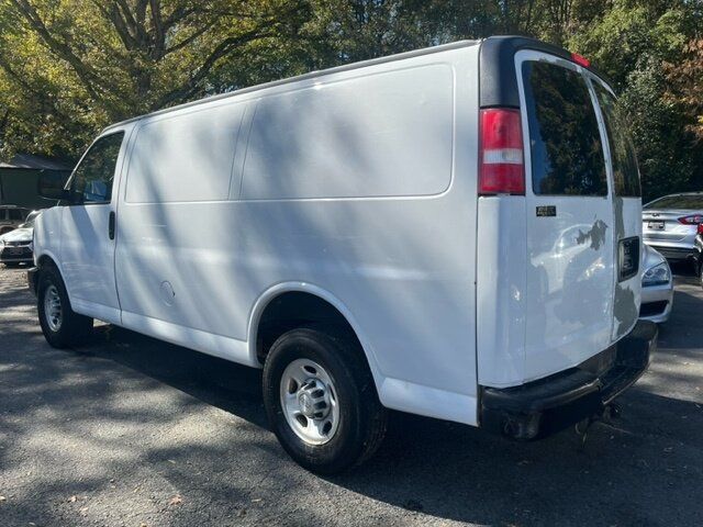Used 2017 Chevrolet Express 2500 RWD image 2