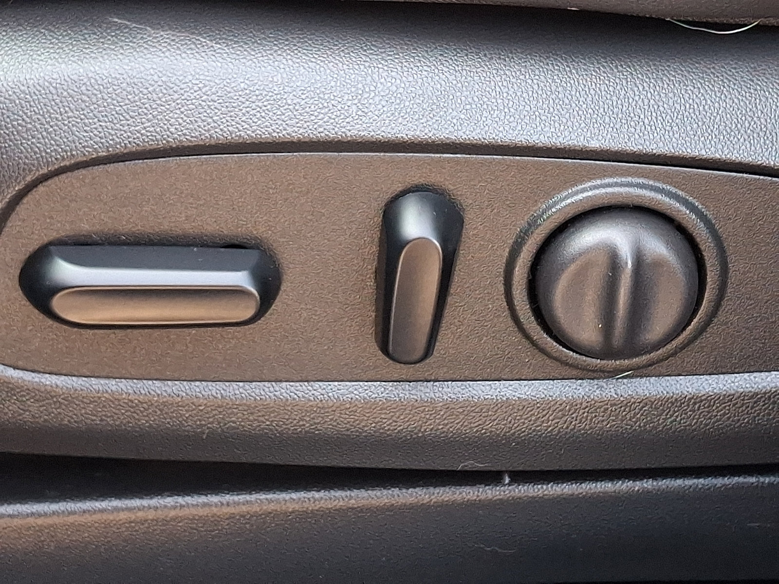 Used 2024 Buick Encore GX Sport Touring w/ Comfort Package FWD image 25