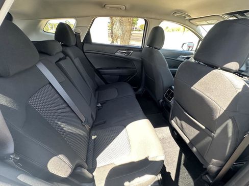 Used 2025 Kia Sportage LX image 21