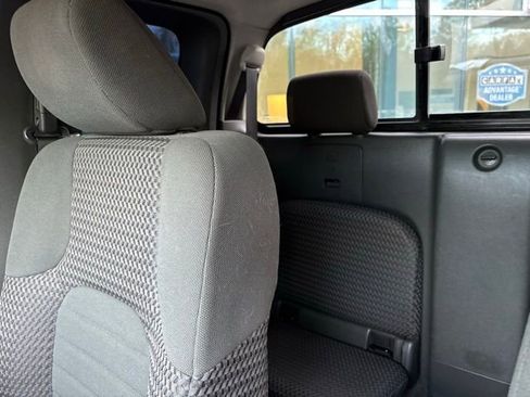 Used 2016 Nissan Frontier SV image 21